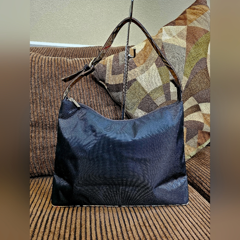 Authentic Burberry Tote bag - Picture 2 of 16